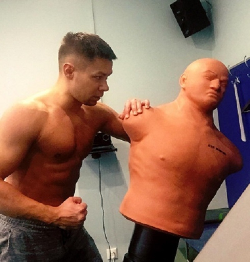 Стас Пьеха готов сразить любого врага