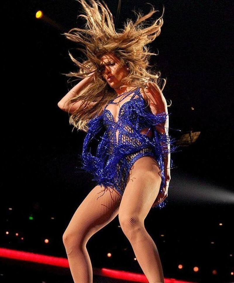 Сын Джей Ло попросил маму чаще надевать брюки во время выступления