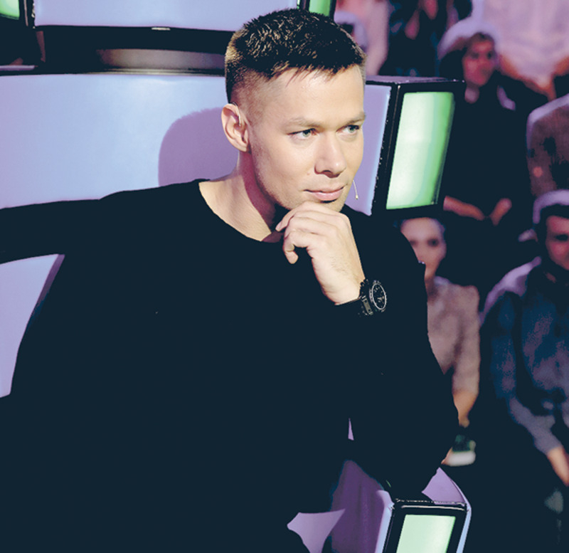 В шоу «Ты супер!» у Стаса сложилась репутация строгого судьи. Певец уточняет, что хочет дать шанс действительно сильным участникам