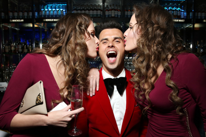 Кирилл Туриченко отметил день рождения в столичном караоке