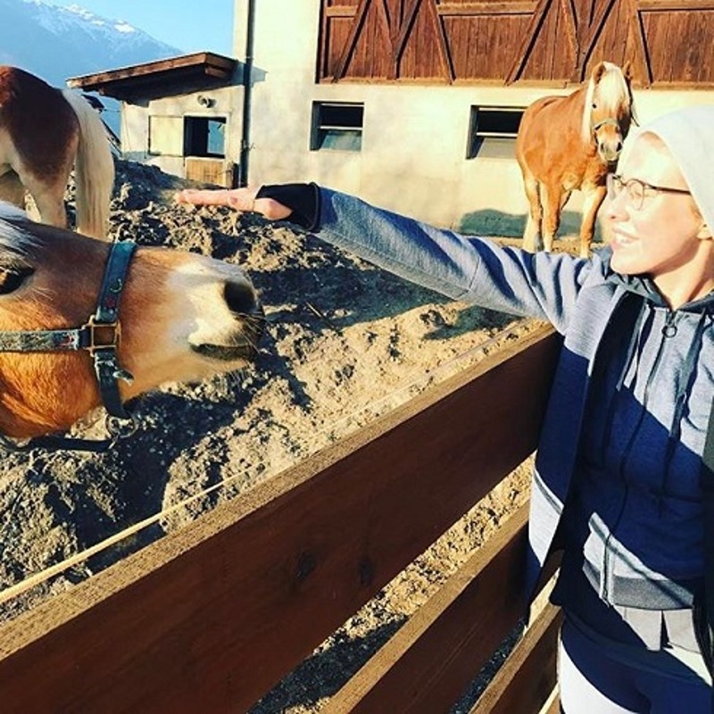 "Селянка", - написала Ксения