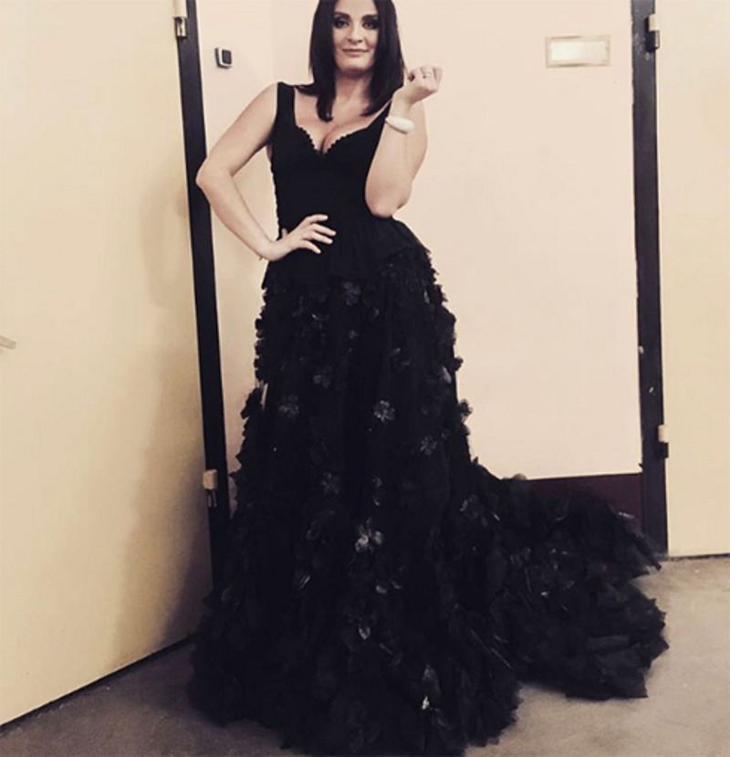 Vaengaofficial: “Устроюсь ка я на работу к кубинцам.... думаю возьмут.... шляпу хоть носить после выступлений..... уличная сборщица песо..... помоему феерично”