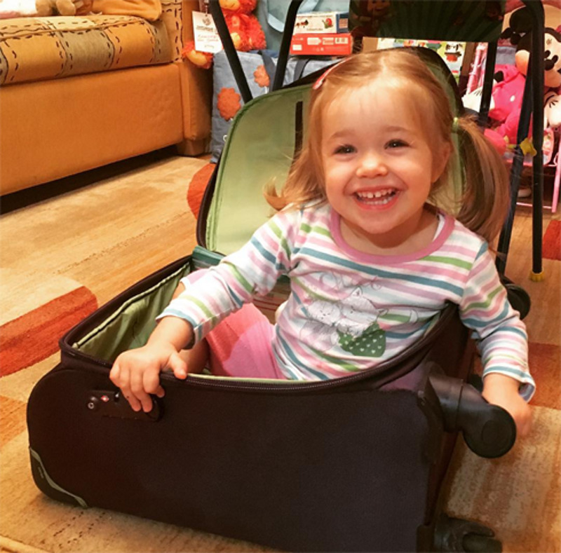 Маленькая Любава уже демонстрирует артистические таланты