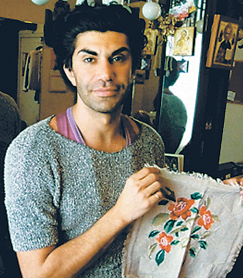 Николай Цискаридзе вышивает 