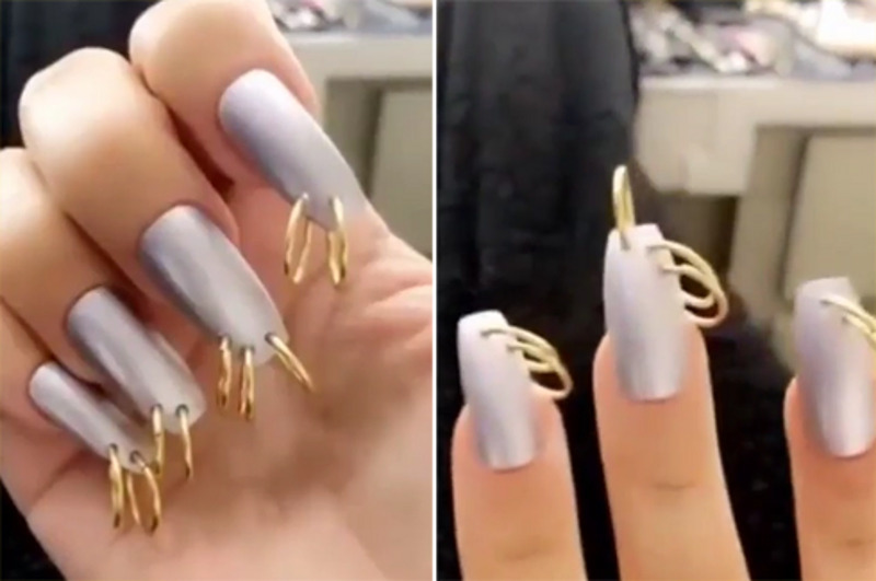 Ким Кардашьян продемонстрировала несколько вариантов маникюра с пирсингом