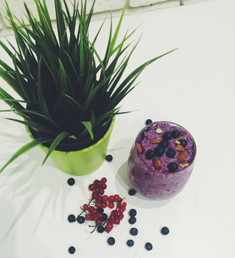 Для приготовления десерта вам понадобится много вкусных ягод