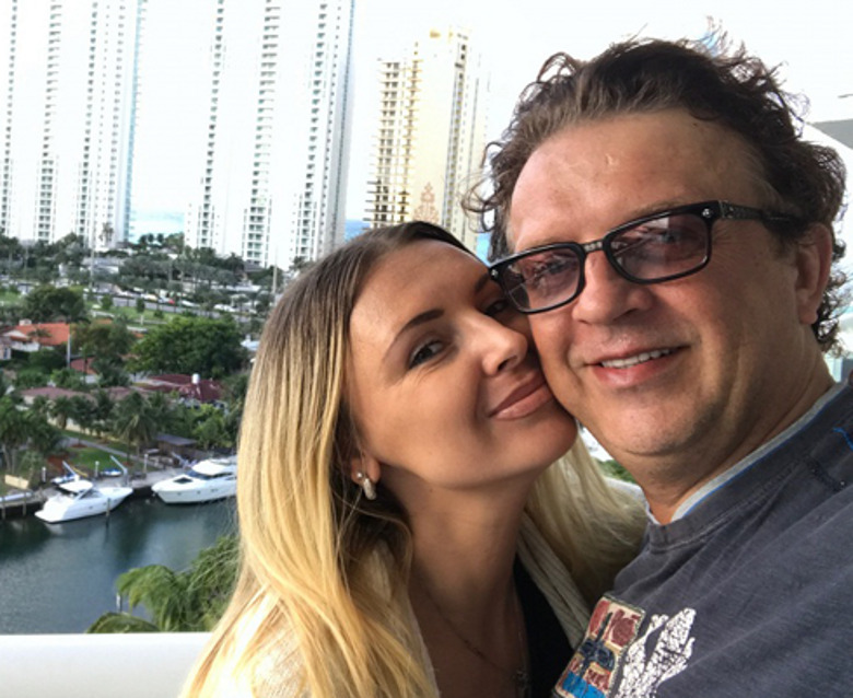 Рома Жуков с женой  