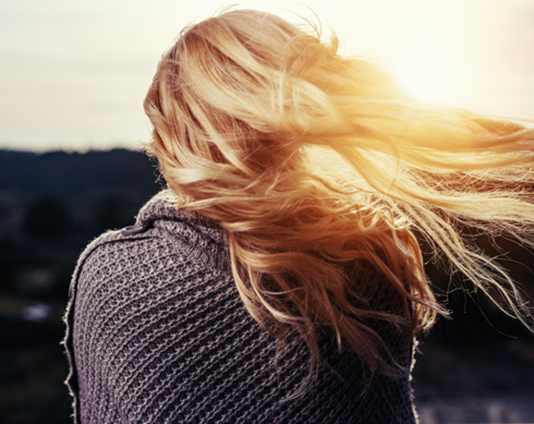 Волосы зимой требуют дополнительного ухода