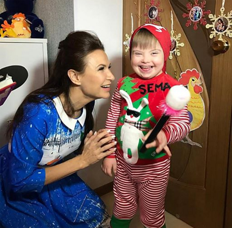 Эвелина Бледанс с сыном Семеном
