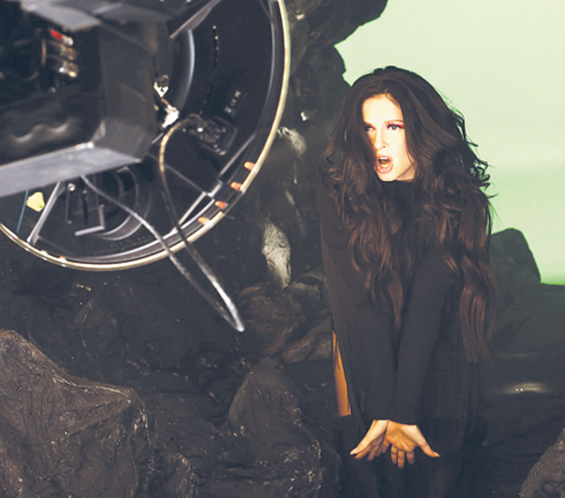 Режиссером нового клипа Нюши стал Баходыр Юлдашев