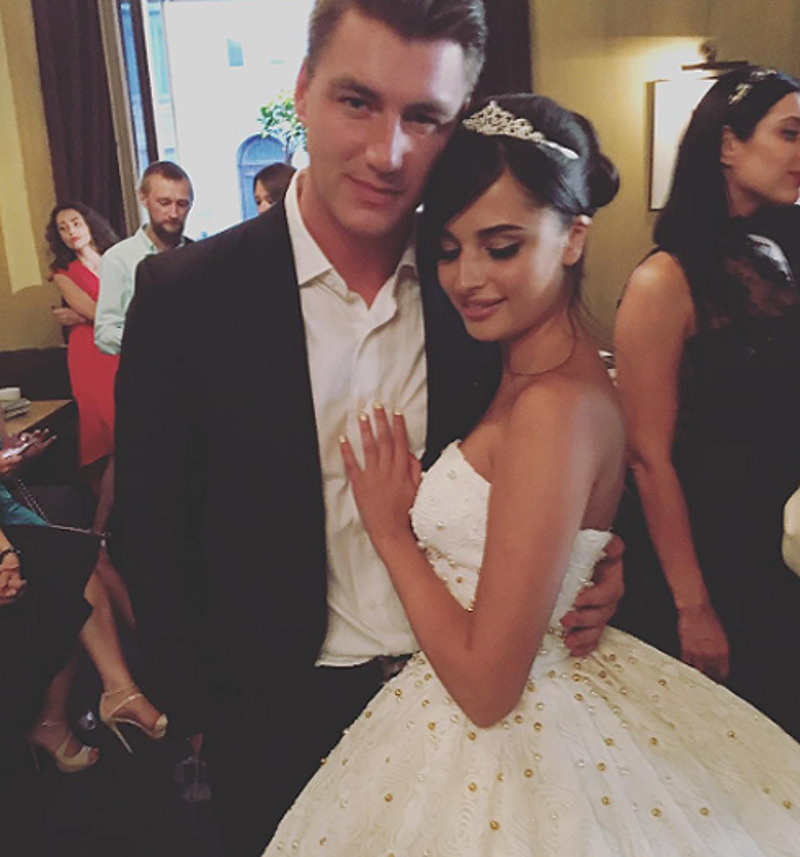 Музыкант и Диана из группы «DINAMA»