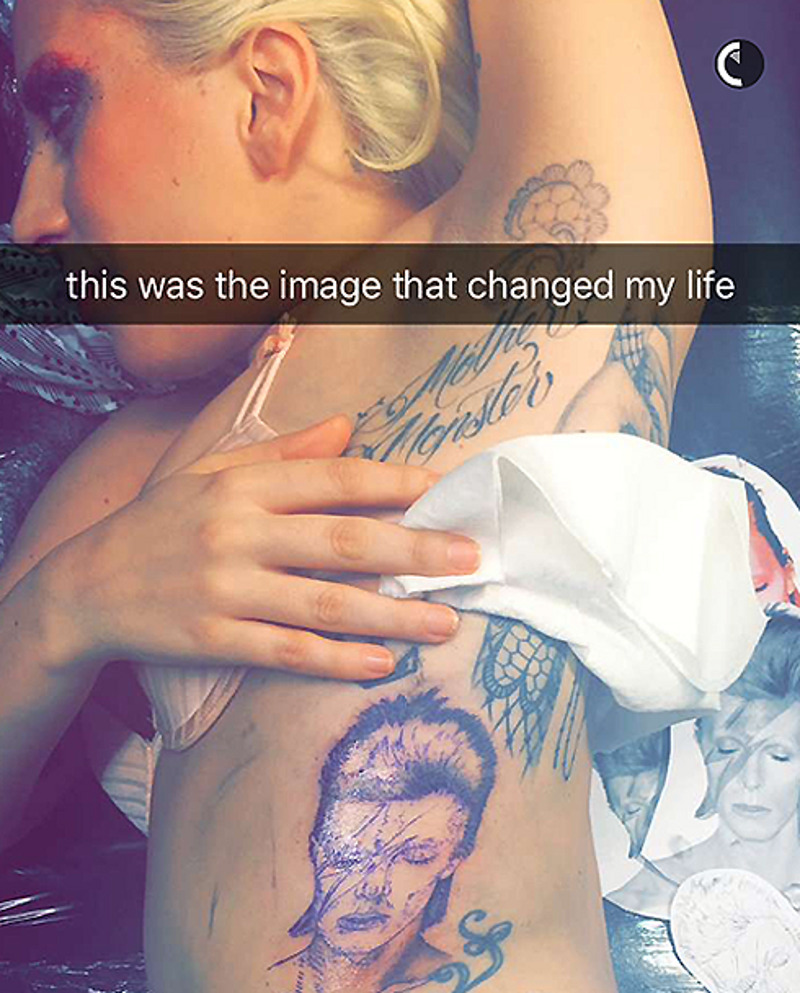 Леди Гага сделала тату в честь Дэвида Боуи