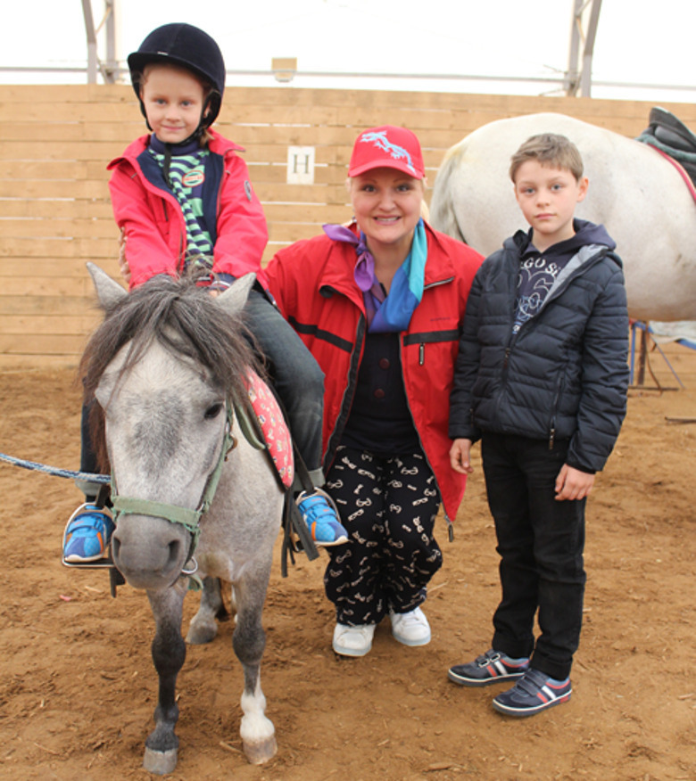 Маргарита Суханкина с детьми Лерой и Сережей
