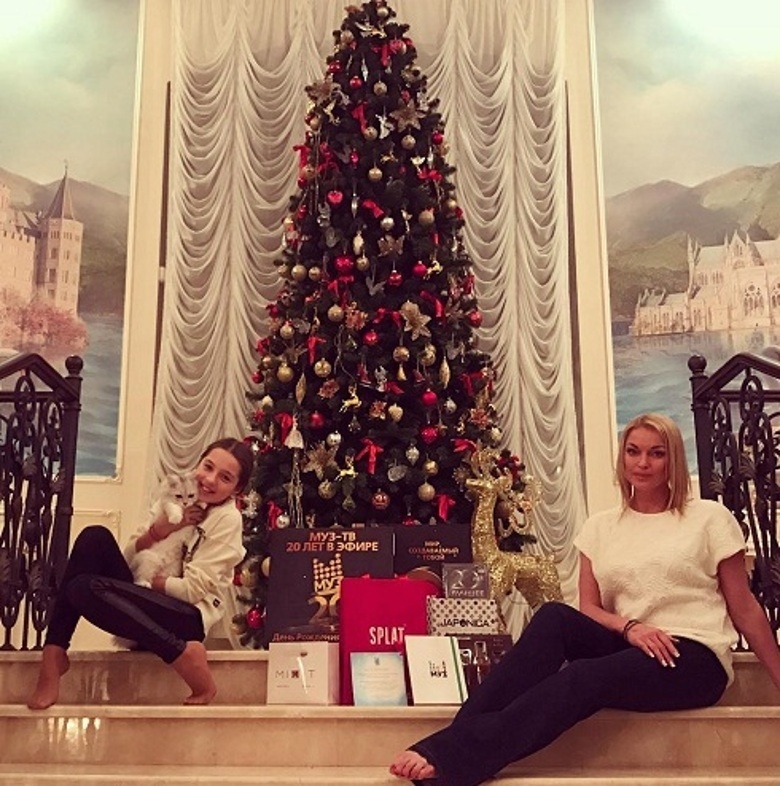 Анастасия и Ариадна Волочковы