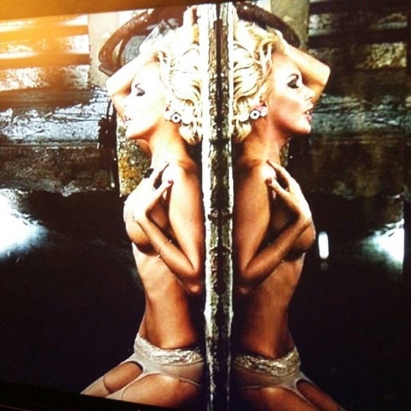 К своему "сосуду" Маша относится серьезно