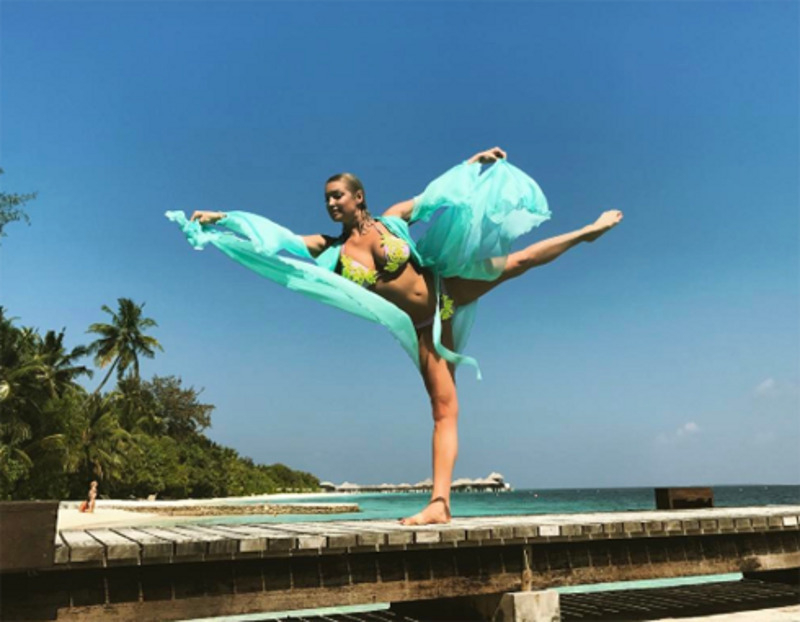 Анастасия Волочкова опубликовала похожую фотографию на день раньше