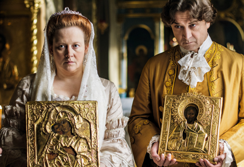 В телефильме «Великая» Юлия сыграла императрицу Елизавету Петровну и получила премию ТЭФИ