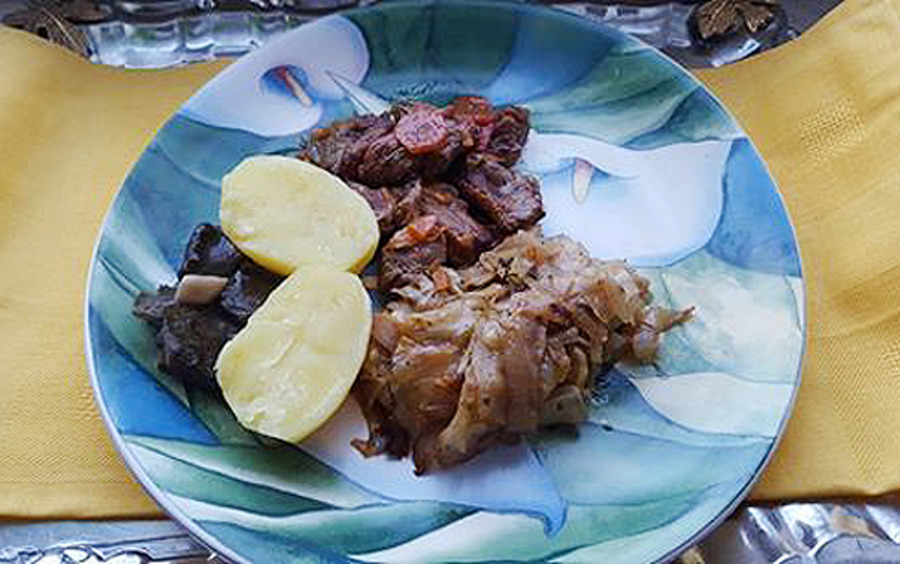 Конфи из утки с тушеной капустой