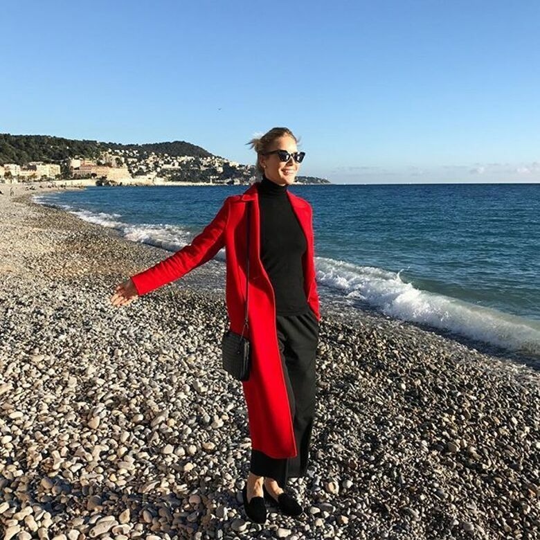 Елена Летучая сбежала в Ниццу от сплетен и холодов