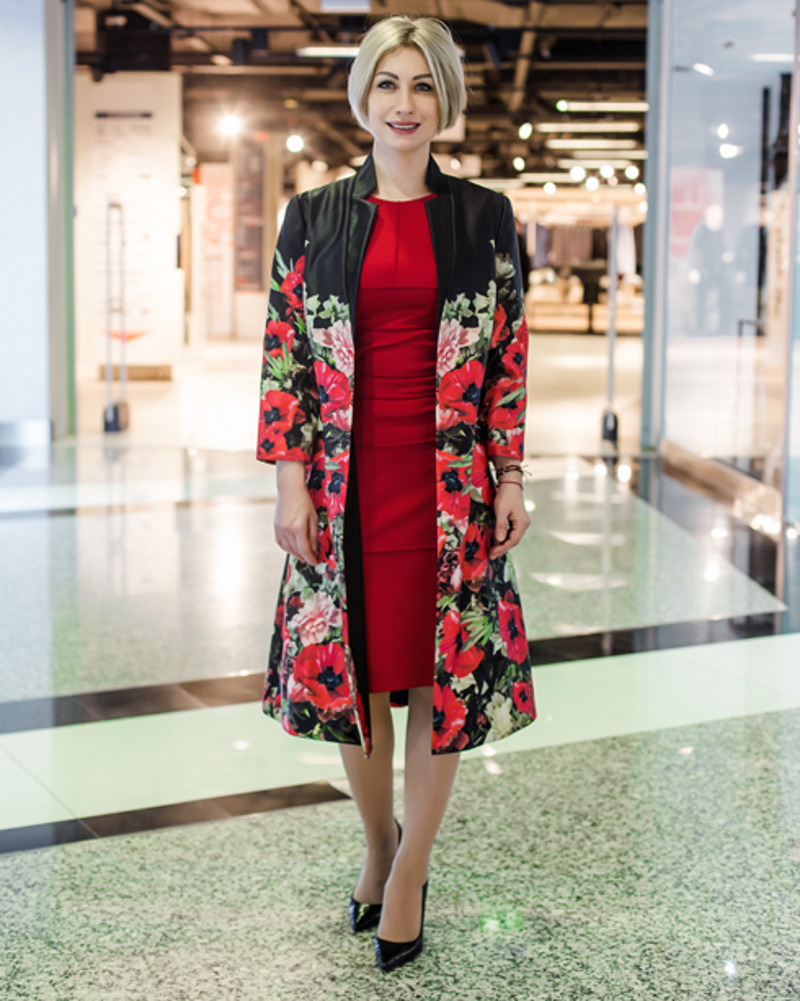 Когда выбираете наряд на мероприятие, главное, чтобы вы выглядели в нем стильно и при этом уместно