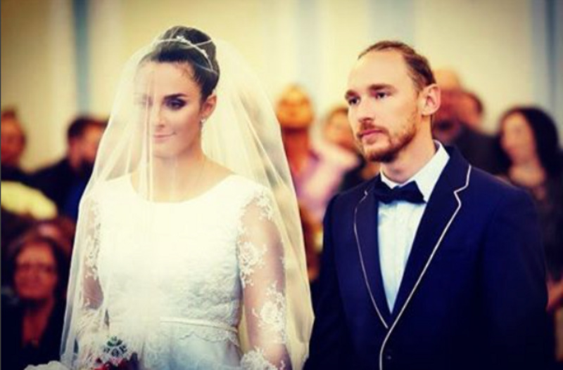 За Романа Садырбаева Елена вышла замуж в последних числах сентября