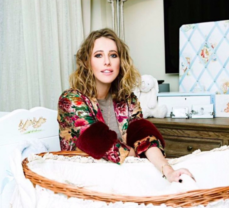 Ксения Собчак в новой для себя роли мамы