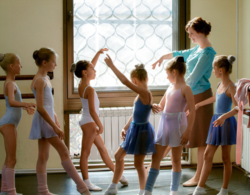 Чтобы воплотиться в образ Натальи в телефильме «Пуанты для Плюшки», актриса носила на талии специальные накладки