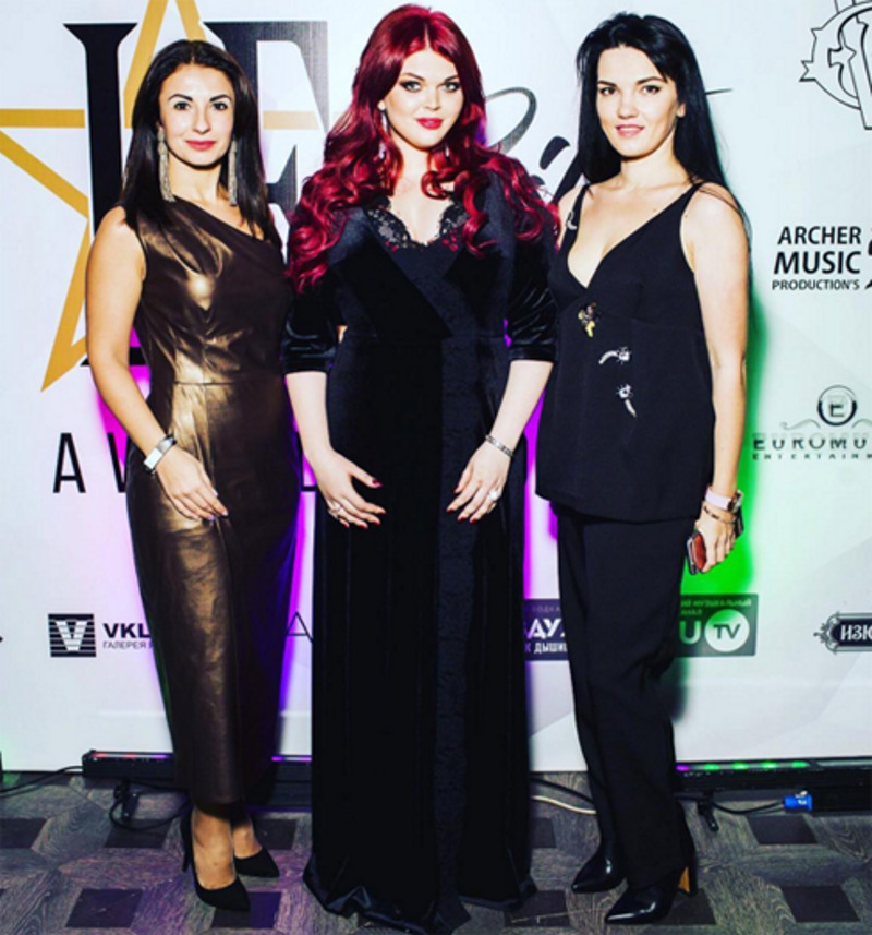 Наряды для светских мероприятий могут быть самыми разнообразными