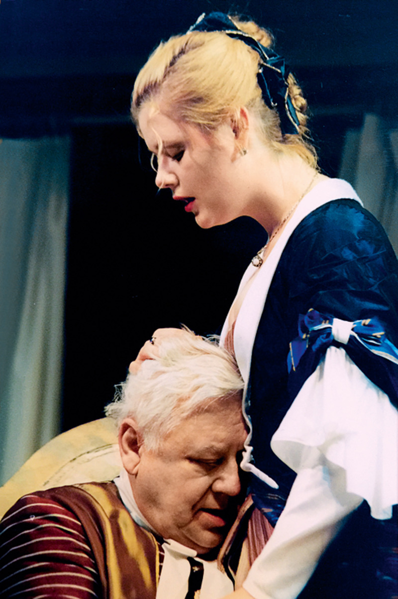 С Олегом Табаковым в спектакле по пьесе Михаила Булгакова «Кабала святош» («Мольер»)