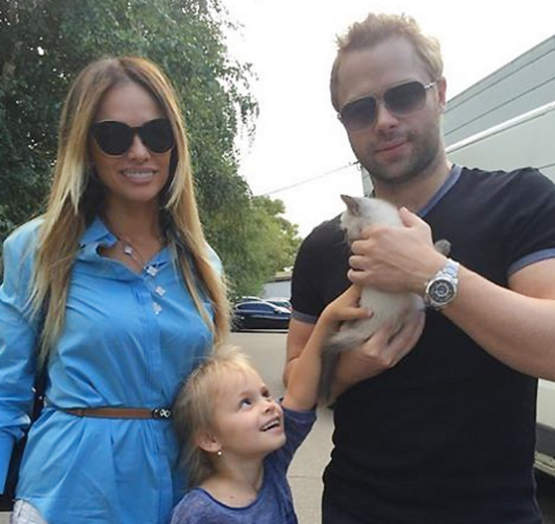 Виталий Гогунский и Ирина Маирко с дочерью