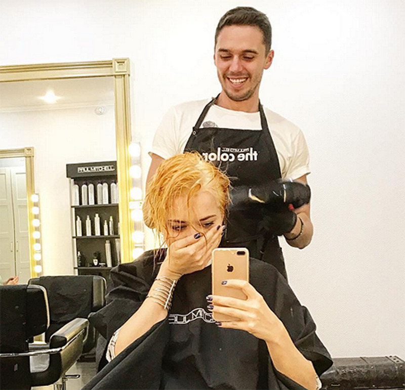 А затем актриса перекрасилась в блондинку