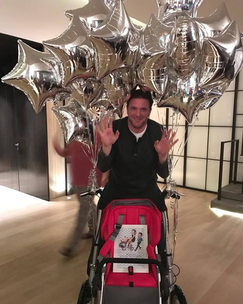 Максим Виторган с обновкой для малыша