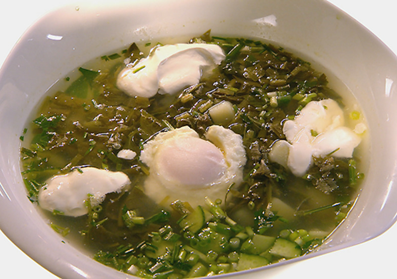 ЗЕЛЁНЫЕ ЩИ С ЯЙЦОМ ПАШОТ