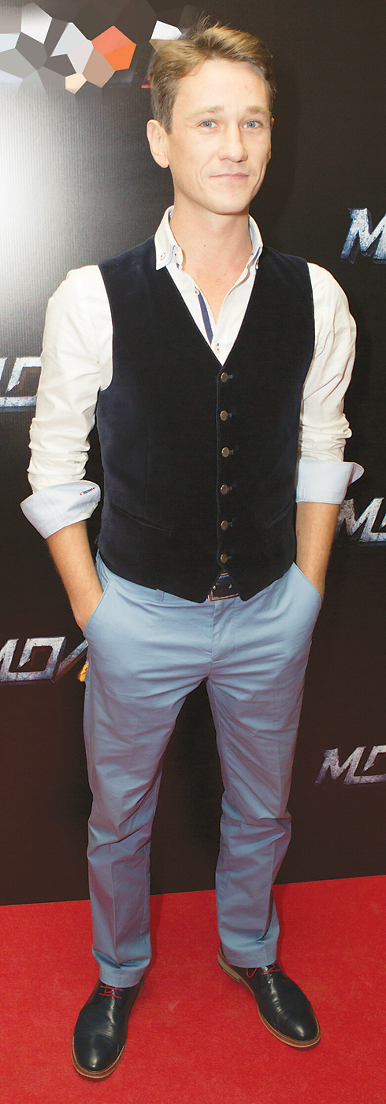 Зачем Антон Шагин надел этот жилет