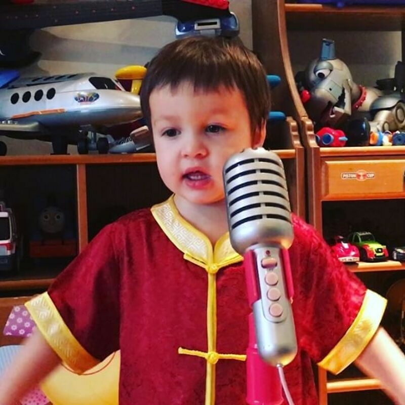 Маленький Федор прочитал для папы стихи