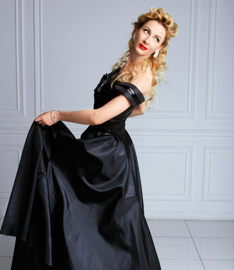 «Я отдала мужу все эмоции, на которые способна. У меня нет слез в глазах, и нет страха, что я делаю что-то не так. Наш развод – взвешенное решение», - признается Екатерина Директоренко