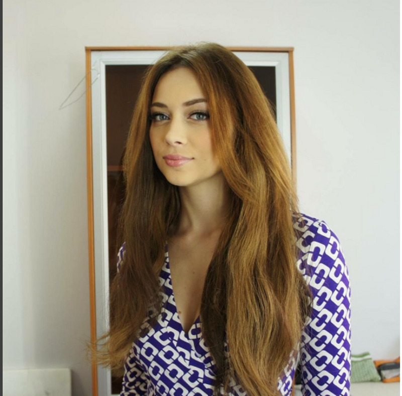 Когда-то у артистки были такие длинные волосы