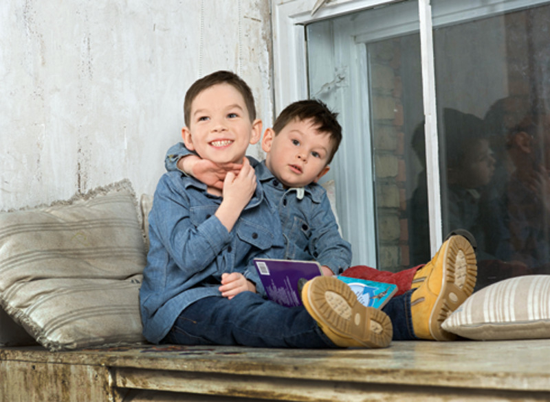 У пары родилось двое прекрасных сыновей – Степан (на фото – слева) и Василий