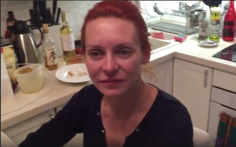 Кадр из опубликованного видео. Фигуристка говорит, что Джигурда - подлец