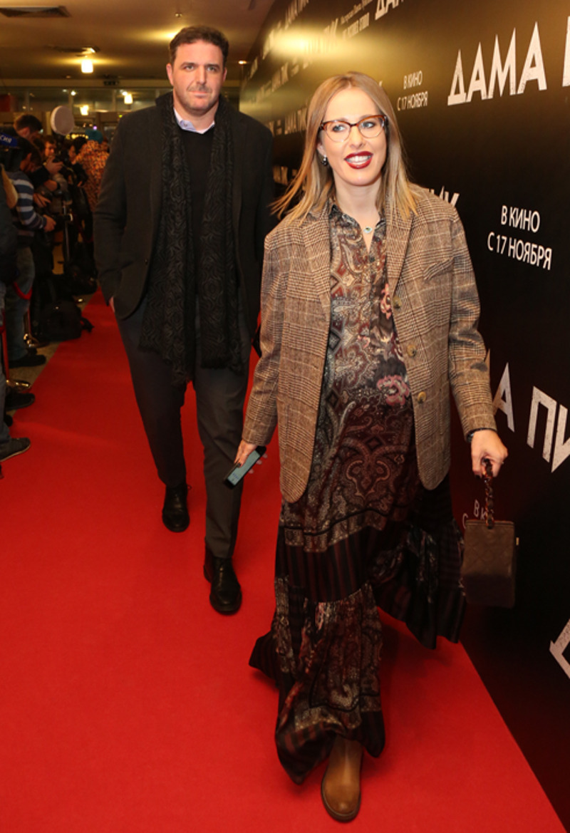 Сейчас Ксения и Максим ожидают пополнения в семье