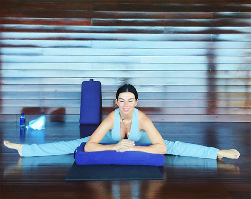 Анна Седокова удивила подписчиков своей растяжкой