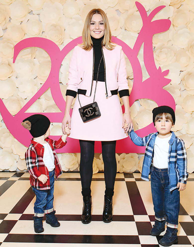 Мария Кожевникова с детьми