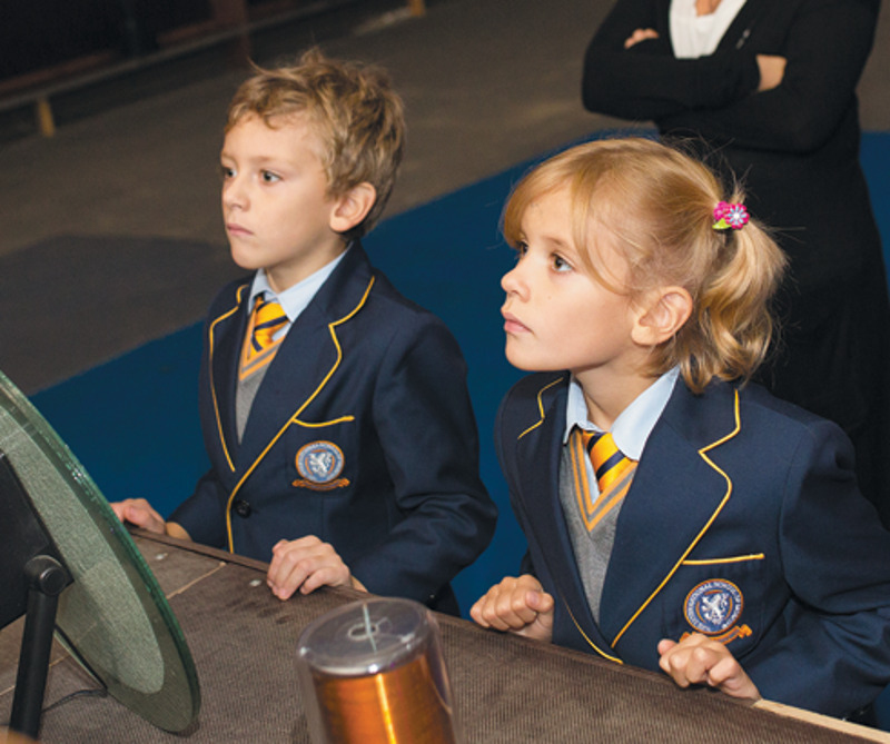 Дети Дианы Арбениной Артем и Марта в этом году пошли в первый класс. К радости мамы, они с большим удовольствием ходят в школу