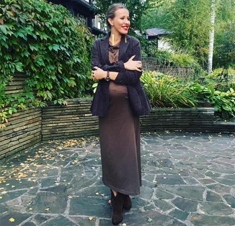 По слухам, дата родов назначена на начало ноября