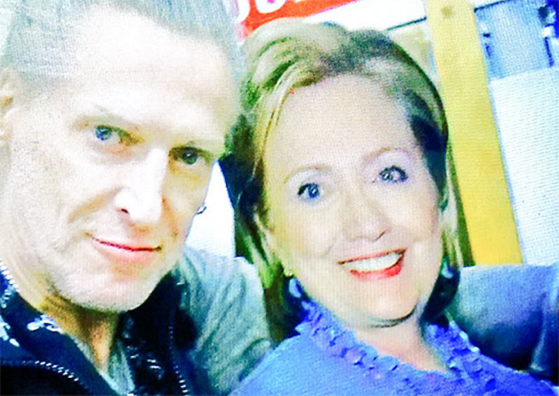 Артист сейчас находится в США