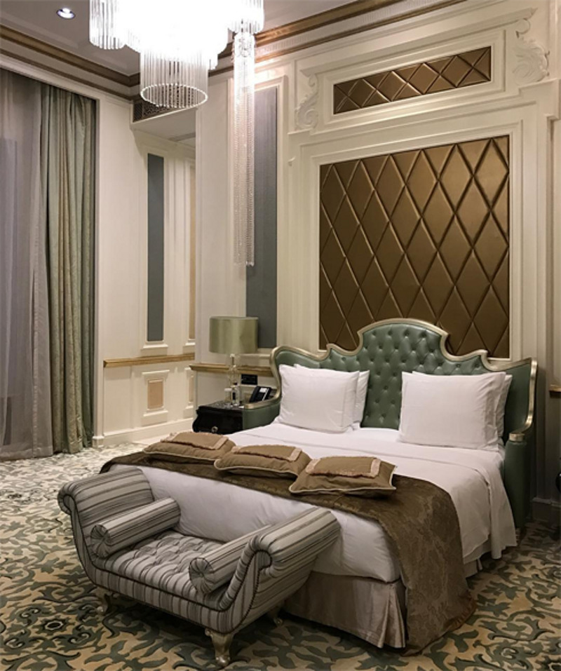 В этот номер переехала блондинка на время ремонта