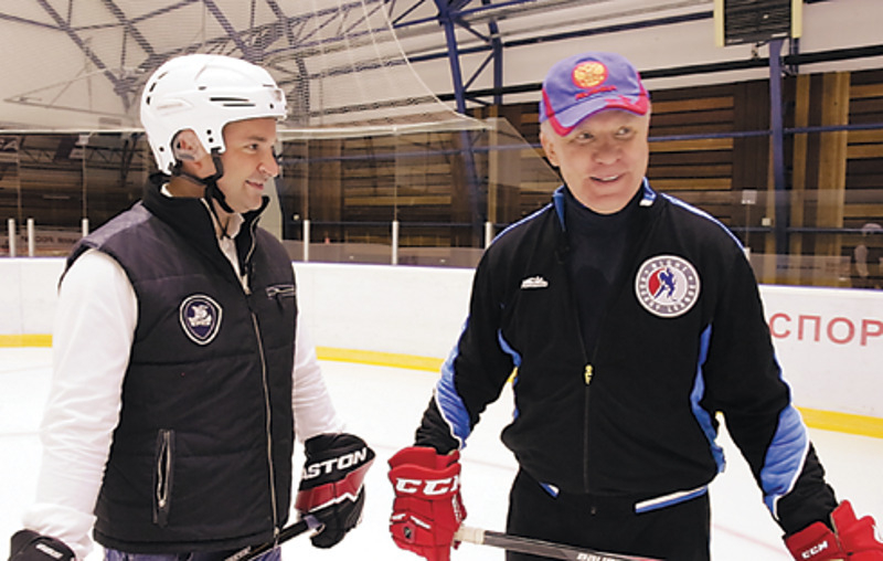 Одним из мест для интервью с легендарным Вячеславом Фетисовым стала хоккейная площадка