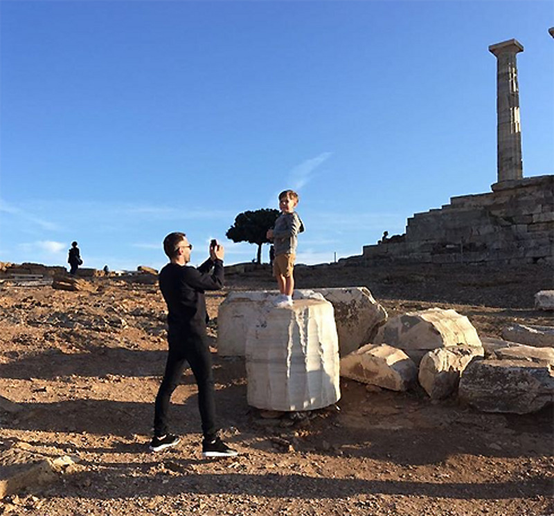 Сын Жанны Фриске научился позировать не хуже мамы