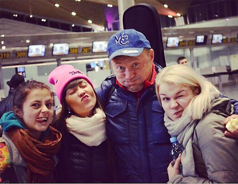 Юрий Гальцев со своими ученицами (Мария - вторая слева) 