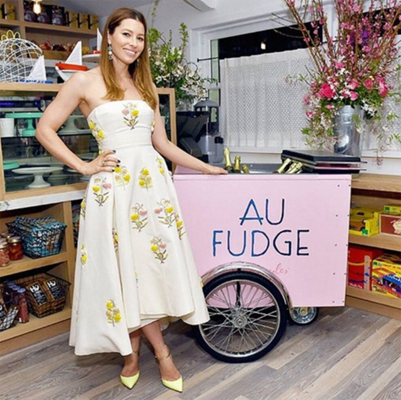 Джессика Биль открыла в Западном Голливуде семейный органик-ресторан Au Fudge